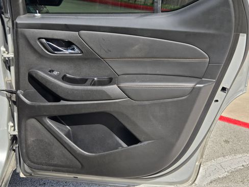Used 2020 Chevrolet Traverse RS FWD image 23