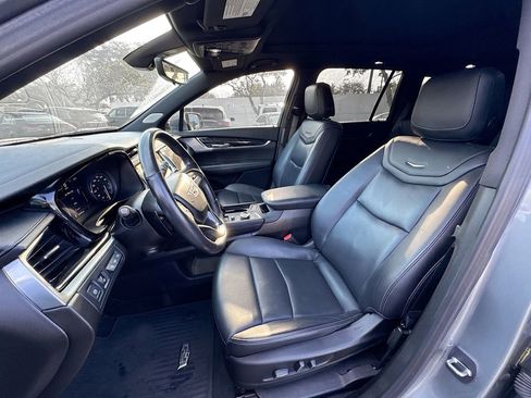 Used 2023 Cadillac XT6 Premium Luxury w/ Technology Package image 23