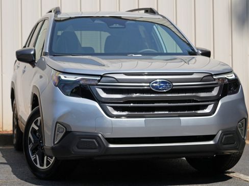 Used 2026 Subaru Forester Premium AWD/4WD image 4