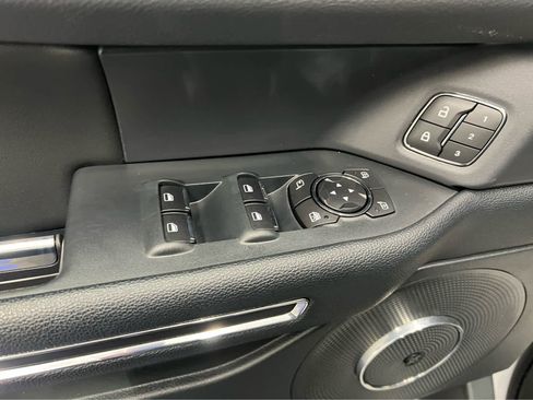 Used 2022 Ford Expedition Limited image 17