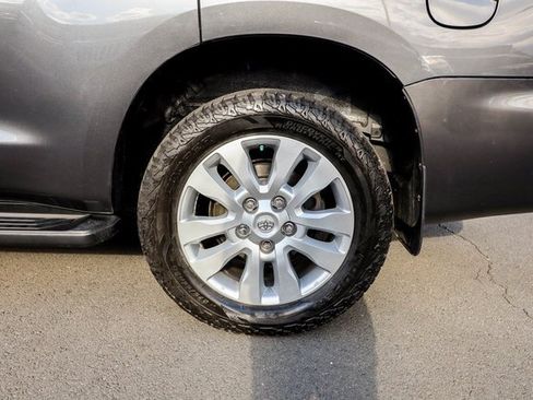 Used 2016 Toyota Sequoia Platinum image 27