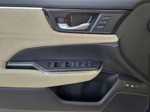 Certified 2018 Honda Clarity Touring image 14