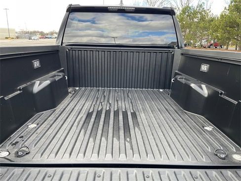 Used 2025 Toyota Tacoma TRD Sport image 19