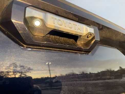 Used 2022 Toyota Tundra Capstone image 9