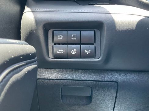 Used 2021 Toyota Highlander Limited FWD image 43
