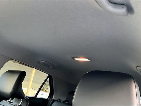 Used 2023 Kia Niro EX image 12