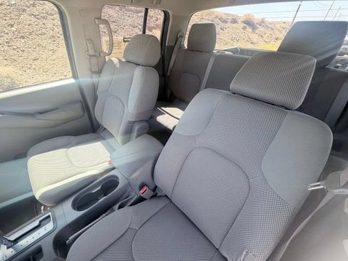 Used 2009 Nissan Frontier SE w/ SE Value Truck Pkg RWD image 19