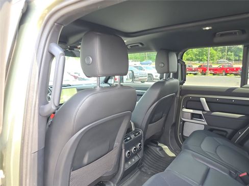 Used 2024 Land Rover Defender 130 X-Dynamic SE AWD/4WD image 16