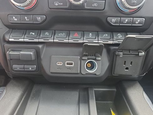 Used 2021 GMC Sierra 1500 AT4 w/ AT4 Premium Package AWD/4WD image 29