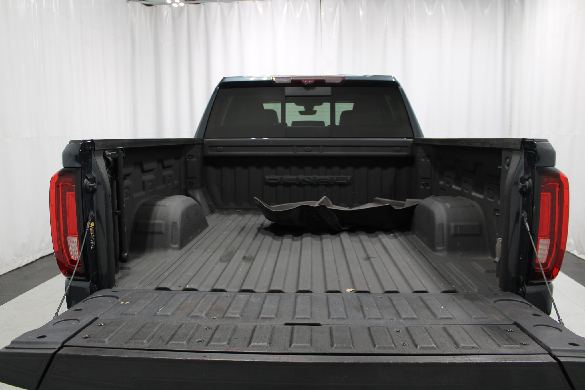 Used 2022 GMC Sierra 1500 Denali w/ Denali Premium Package AWD/4WD image 19