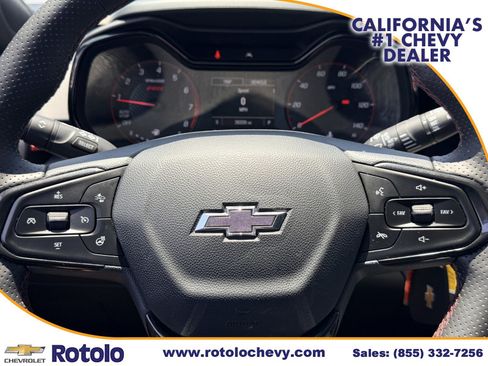 Used 2024 Chevrolet Trax RS w/ Sunroof Package FWD image 24