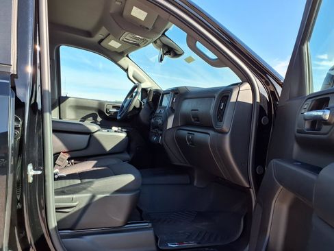 Used 2025 Chevrolet Silverado 1500 Custom Trail Boss AWD/4WD image 34