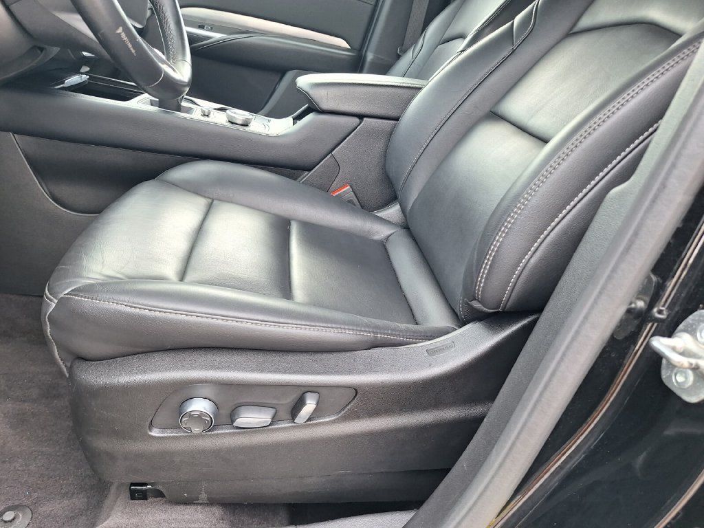 Used 2024 Cadillac XT4 Premium Luxury AWD/4WD image 30