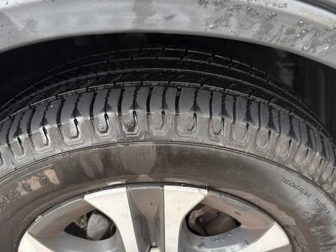 Used 2018 Toyota RAV4 LE FWD image 19