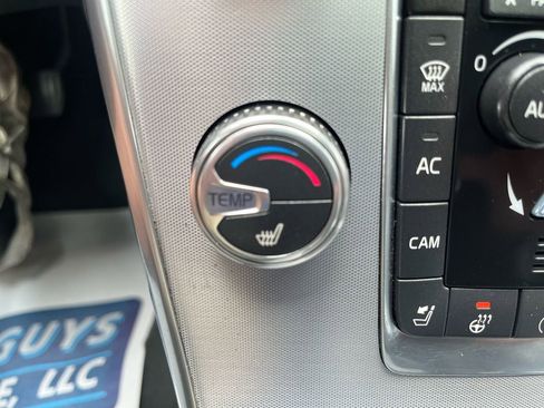 Used 2018 Volvo V60 T5 Cross Country w/ Convenience Package image 15