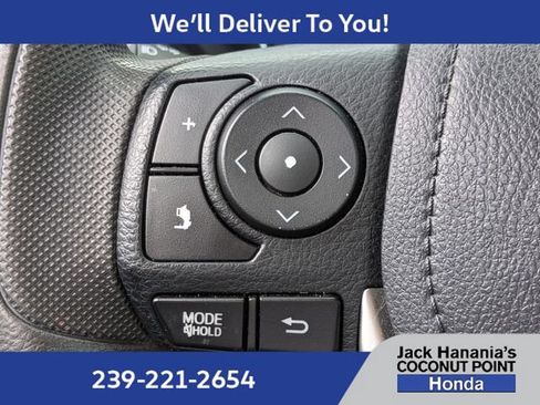 Used 2015 Toyota Corolla LE FWD image 28