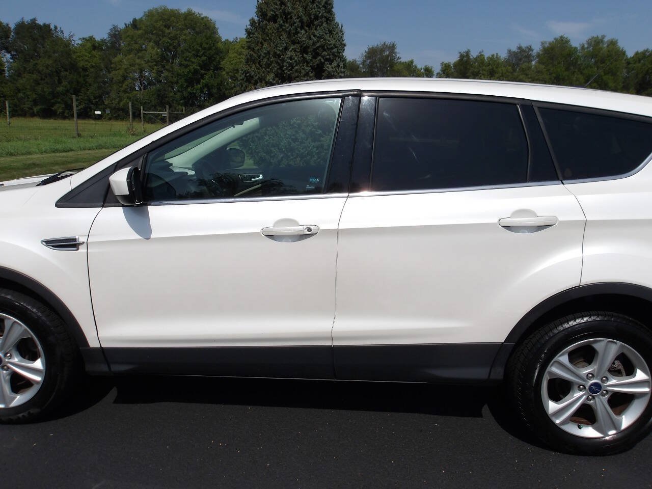Used 2015 Ford Escape SE FWD image 32