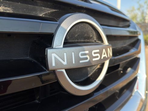 Used 2025 Nissan Pathfinder Platinum FWD image 10