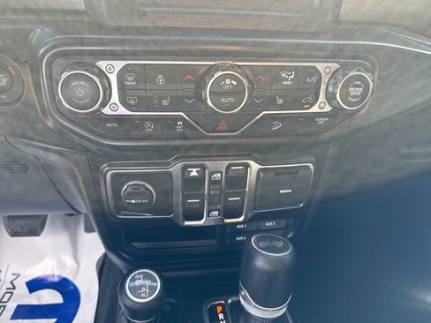 Used 2021 Jeep Wrangler Unlimited Sport AWD/4WD image 17