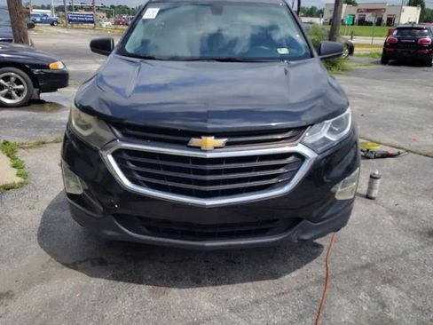 Used 2019 Chevrolet Equinox LS w/ LPO, Cargo Package FWD image 1