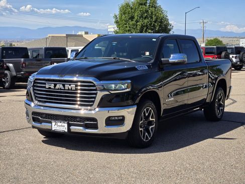 Used 2025 RAM 1500 Laramie AWD/4WD image 5