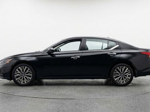 Used 2025 Nissan Altima 2.5 SV FWD image 5