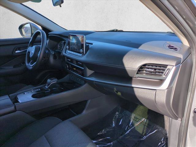 Used 2024 Nissan Rogue SV FWD image 21