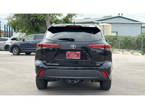 Used 2023 Toyota Highlander XLE FWD image 7