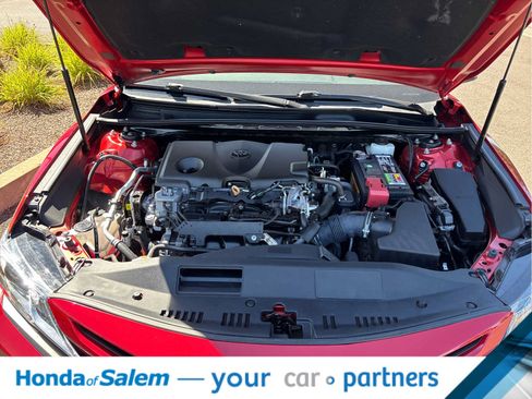 Used 2019 Toyota Camry SE w/ Carpet Mat Package FWD image 9