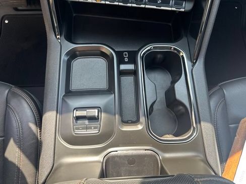 Used 2024 GMC Sierra 3500 AT4 w/ AT4 Premium Plus Package AWD/4WD image 22