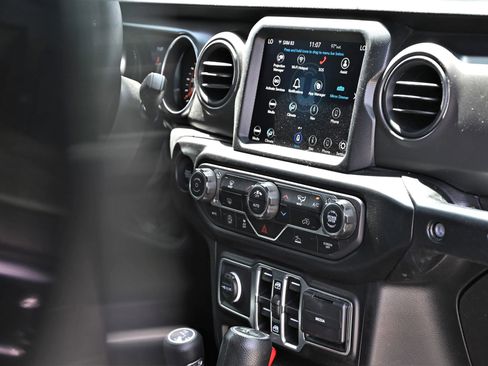 Used 2023 Jeep Wrangler Unlimited Sport AWD/4WD image 10