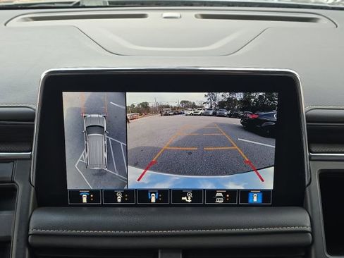 Used 2021 GMC Yukon SLT w/ SLT Luxury Plus Package image 42