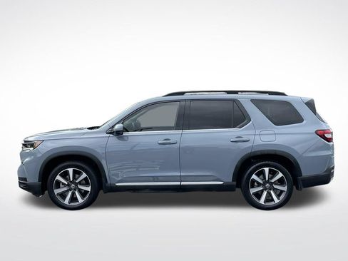 Certified 2025 Honda Pilot Touring image 2