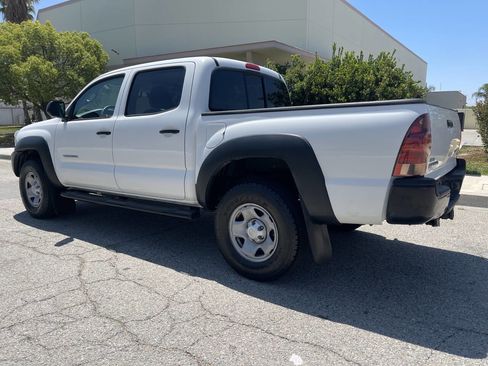 Used 2013 Toyota Tacoma PreRunner w/ Convenience Pkg RWD image 3