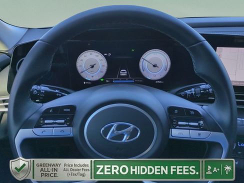 Used 2023 Hyundai Elantra Limited w/ Preferred Accessory Package FWD image 22