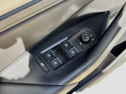 Used 2021 Volkswagen Jetta SEL FWD image 23