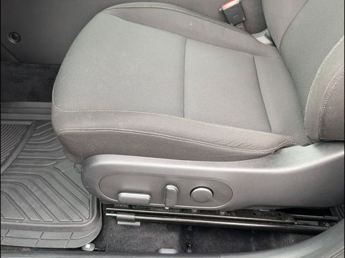 Used 2025 Hyundai Kona SEL FWD image 9