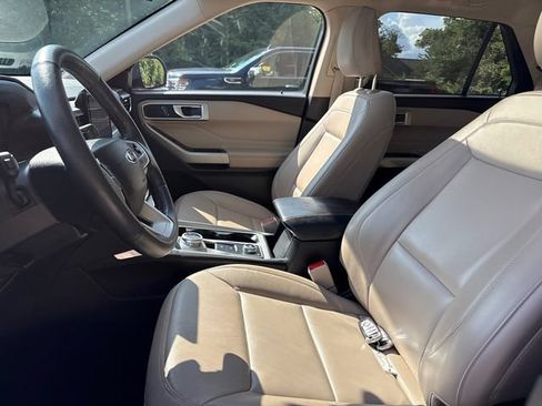 Used 2023 Ford Explorer XLT w/ Equipment Group 202A AWD/4WD image 42