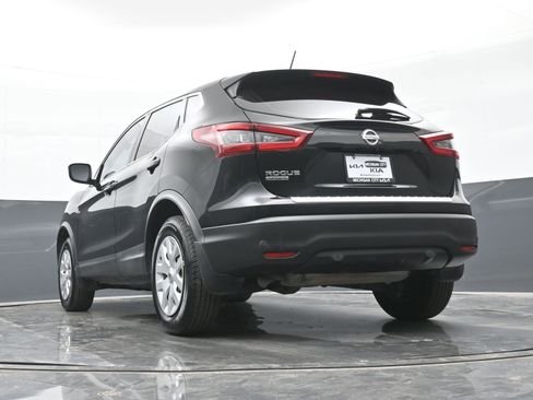 Used 2020 Nissan Rogue Sport S image 37