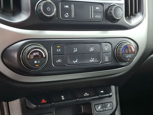 Used 2019 Chevrolet Colorado LT w/ Colorado RST Special Edition AWD/4WD image 18