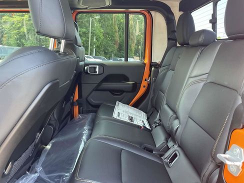 New 2025 Jeep Gladiator Sport w/ Premium Package AWD/4WD image 19