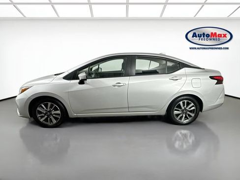 Used 2023 Nissan Versa SV FWD image 9
