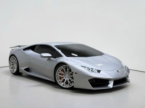 Used 2017 Lamborghini Huracan LP 580-2 RWD image 6