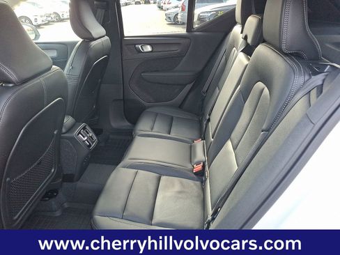 Certified 2025 Volvo XC40 B5 Plus w/ Protection Package Premier image 11