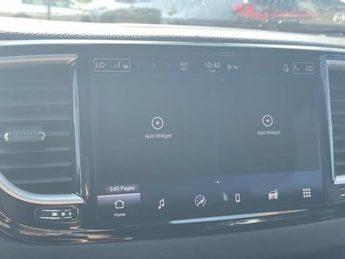 Used 2025 Chrysler Pacifica Select FWD image 18