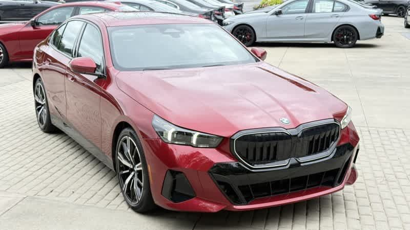 Used 2026 BMW 530i w/ M Sport Package RWD image 8