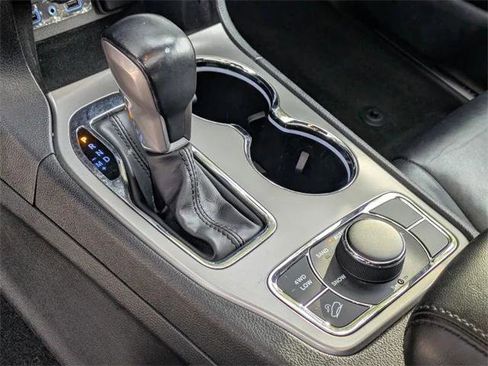 Certified 2022 Jeep Grand Cherokee Limited image 30