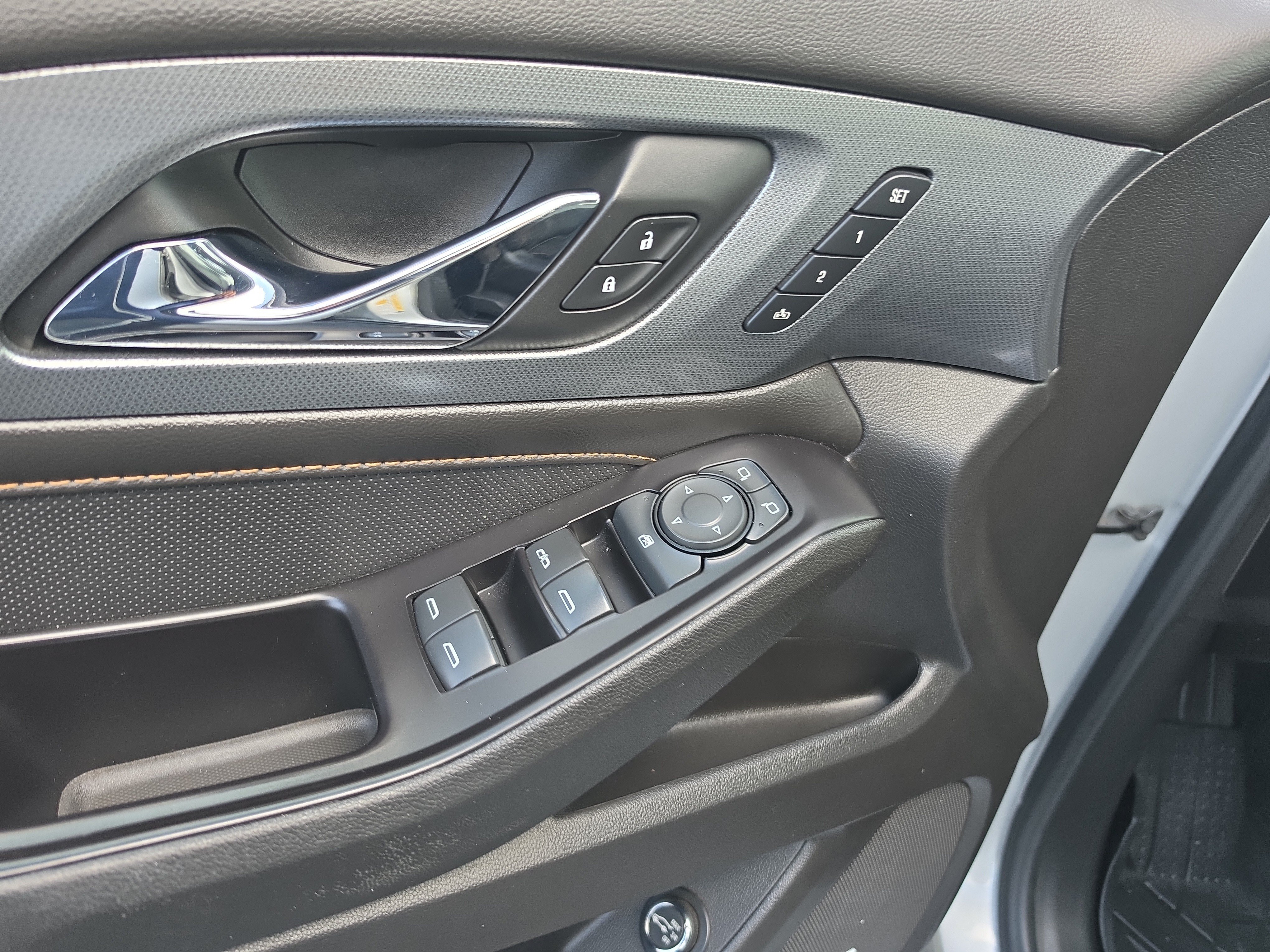 Certified 2019 Chevrolet Traverse Premier w/ Redline Edition AWD/4WD image 20