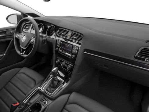 Used 2016 Volkswagen Golf S image 16