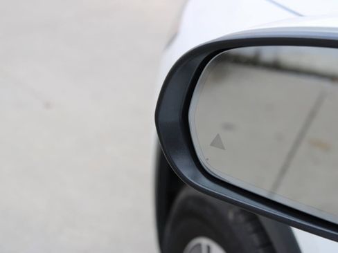 Used 2025 Mercedes-Benz GLA 250 4MATIC image 22